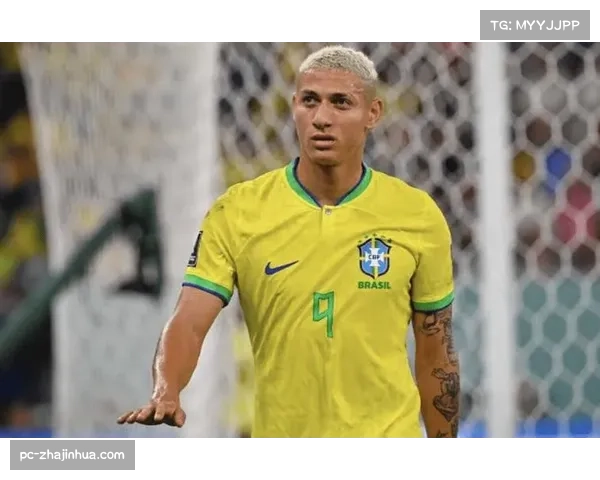 理查利松补时准绝杀后脱衣庆祝,染黄险成比赛转折点